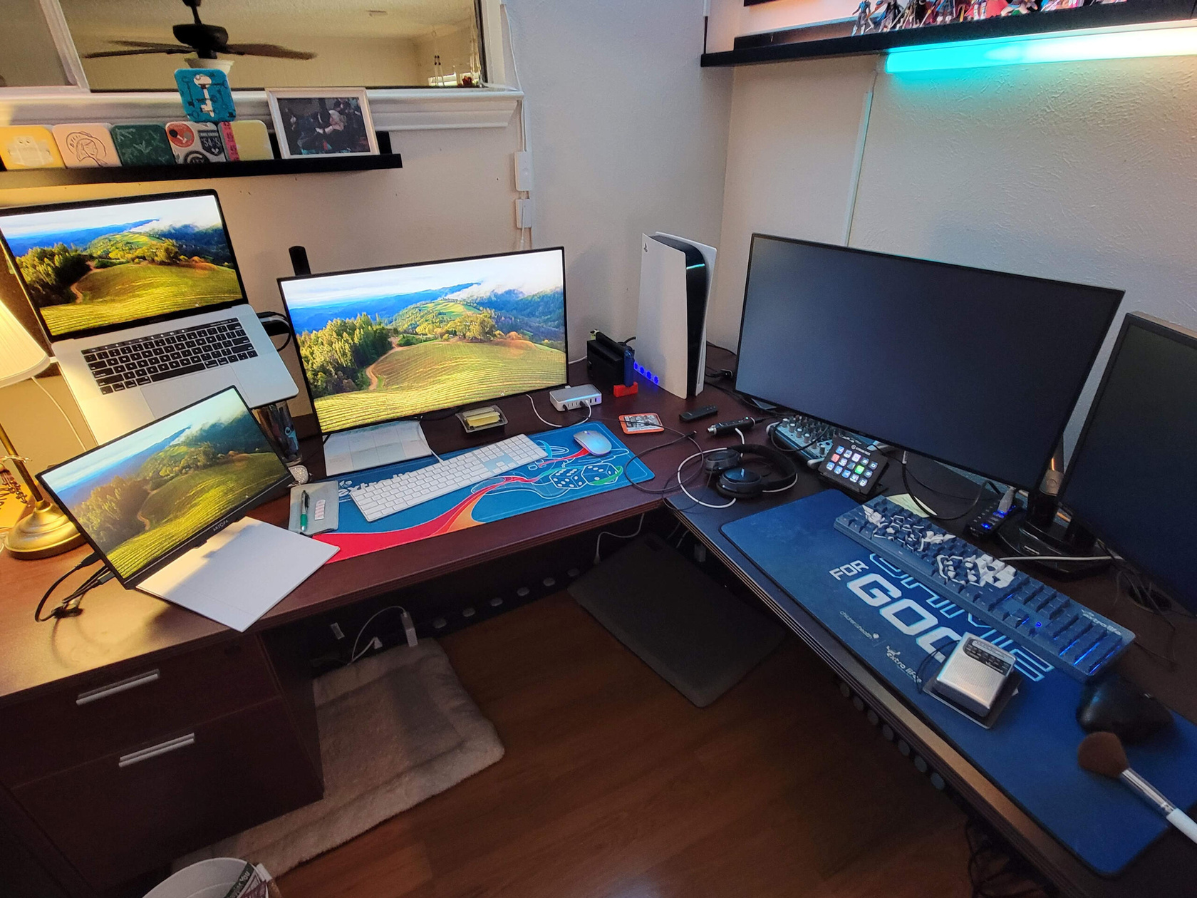 Detail showing the arrangement of the desk. Especially in how the corner is now properly filled.